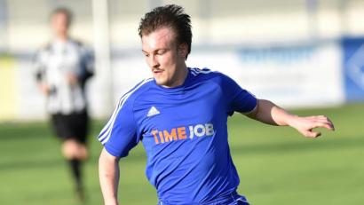 Bild: mem
Martin Pasieka erzielte beide Etzenrichter Tore beim 2:0-Heimsieg über den FC Amberg.