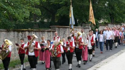Bild: fpoz
Der Festzug bewegte sich zum Gelände am Hammerrang.