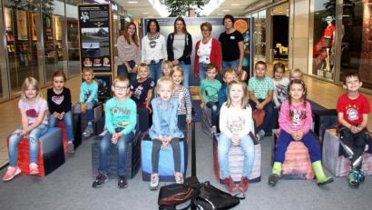 Bild: wro
Einmal ein Sternenforscher sein und die Planeten besuchen. Dieser Traum - wenn auch nur in einem kleinen Planetarium - erfüllte sich für die Kinder von "Sankt Elisabeth" in Marktredwitz.