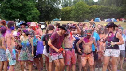 Bild: bkr
Internationalen Flair brachten für vier Tage 120 Betreuer des internationalen Schüleraustauschs auf den Zeltplatz des Zeltlagervereins Speichersdorf, gleich neben dem Naturerlebnisbad in Immenreuth.