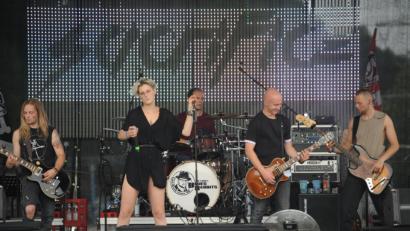 Bild: Andreas Brückmann
Die Wasserwacht Hirschau und The Funky Blues Rabbits organisierten heuer die 15. Auflage der Beachparty, heuer bereits zum neunten Mal in Hirschau. Mit dabei auch die Band Sacrifice am Nachmittag.
