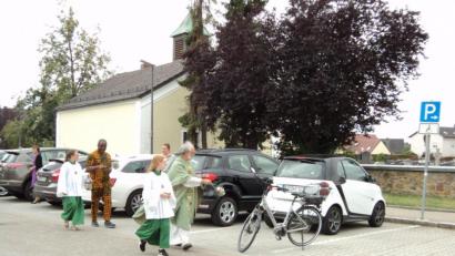 Bild: ksi
Pfarrer Heinrich Rosner segnete die Fahrzeuge.