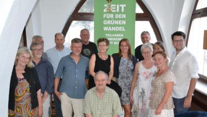 Bild: hcz
Die Mitglieder der "Bündnis90/Grünen", die sicher auf der Stadtratsliste kandidieren. Veit Wagner (Zweiter von links) wird nicht mehr antreten. Rechts MdL Johannes Becher.