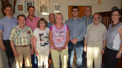 Bild: jr
Neuwahlen gab es beim Haus- und Grundbesitzerverein Waldsassen. Im Bild (von links) Josef Franz, Hans Kowatsch, Jörg Ziegert, Karolina Zinnecker, Ludwig Wolf, Margit Bächer, der neue Vorsitzende Julian Heining, Josef Schmid, Bruno Salomon und Dr. Ulrike Kirchhoff vom Landesverband Haus und Grund Bayern.