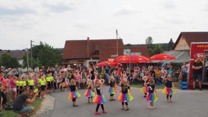 Bild: wmi
Ein Höhepunkt des Straßenfestes ist der unterhaltsame Auftritt der VHS-Kindertanzgruppen Twinkle Dancers, Freaky Dancers und Beatbox Rockers am Sonntagnachmittag.