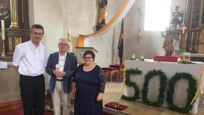 Bild: Theresia Otterbein
Sie hatten große Aufgaben zu bewältigen (von links): Pater Ryszard Kubiszyn, Heimatpfleger Hermann Römer und Pfarrgemeinderatsvorsitzende Theresia Otterbein.