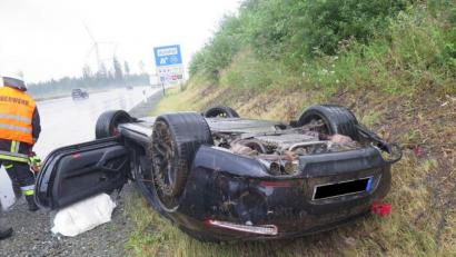 Bild: pvih
Kurz nachdem ein Mann den Porsche gekauft hatte, landete er damit im Straßengraben.