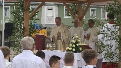 Bild: exb
Den Festgottesdienst gestalteten (von links) Generalvikar Michael Fuchs, Pastoralreferent Alfred Kick und Pfarrer Markus Ertl.