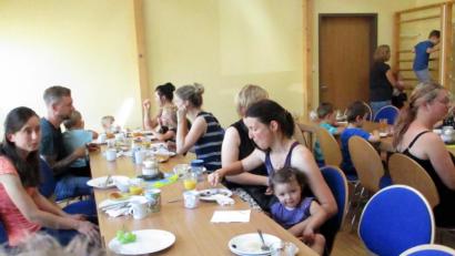 Bild: mez
Auf große Resonanz trifft das Elternfrühstück im Herz-Jesu-Kinderhaus, das die Erzieherinnen mit viel Engagement und Liebe vorbereitet haben.