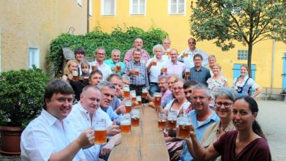 Bild: stg
Die Kemnather Tester fällen am Dienstagabend ein positives Urteil über das diesjährige Wiesenfest-Bier.
