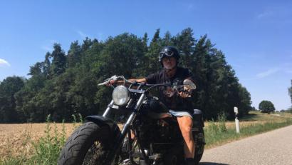 Bild: ca
"Duff Kong" heute. So richtig erkannt werden will er nicht, auch mit Rücksicht auf seine Angehörigen.