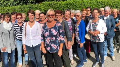 Bild: lep
Die Reisegruppe aus Kirchenthumbach verbringt einen schönen Tag im fränkischen Weinland. Der Rokokogarten in Veitshöchheim ist für alle ein tolles Erlebnis.