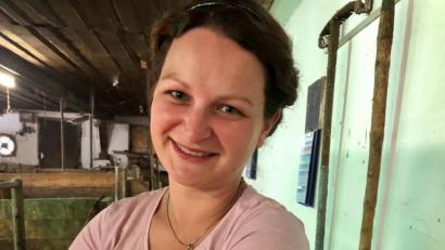 Bild: juh
Neues Leben, neues Glück: Ina Doll zog der Liebe wegen von der Stadt auf das Land auf den Biobauernhof ihres Mannes. Eine Entscheidung, die sie nie bereut hat.