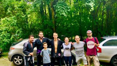 Bild: soj
Jens Lehner (von links), Bernd Fröhlich, Andreas Bühl, Katharina Philbert, Felix Kraus und Teamcoach Andreas Fachtan waren in Würzburg auf der "Copa Do BJJ" erfolgreich.