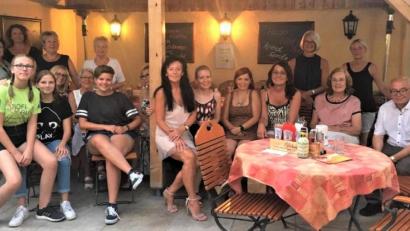 Bild: rgr
Die Saison der Gymnastikabteilung des Sportvereins "Concordia" wird im "Stich'n"-Biergarten abgeschlossen.