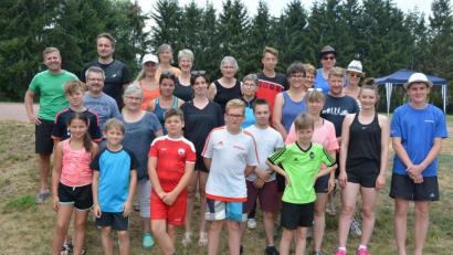 Bild: jr
25 Kinder und Erwachsene stellten sich der Sportabzeichen-Abnahme.