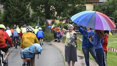 Bild: Petra Hartl
Die 30. BR-Radltour führte am Mittwoch durch den Landkreis Amberg-Sulzbach und stoppte mittags in Amberg.