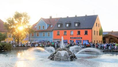 Archivbild: tu
Der Stadtweiher ist wieder Ambiente für Multi-Kulti.