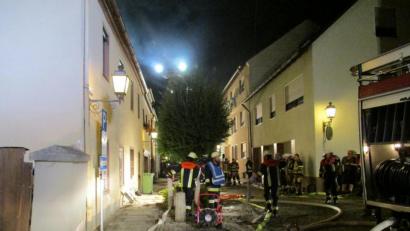 Bild: Feuerwehr Tirschenreuth/exb
Die Feuerwehren waren rasch am Einsatzort in der Angermannstraße.