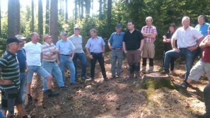 Bild: le
Viele Privatwaldbesitzer holten sich von den Experten Tipps zur Borkenkäferbekämpfung.