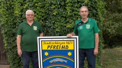 Bild: exb
Albert Sittl (links) und Trainer Georg Freundorfer freuen sich über das erfolgreiche Abschneiden bei den Deutschen Meisterschaften.