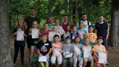 Bild: exb
Die Teilnehmer der GPS-Schnitzeljagd zum Ferienprogramm-Angebot des Burschenvereins Waldsassen.