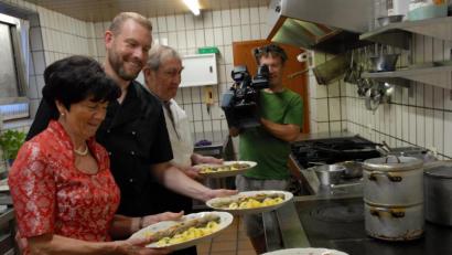 Bild: pop
Der BR kam nach Schmidmühlen in das Gasthaus Zum Goldenen Lamm, um über eine besondere Spezialität zu berichten - die Lauterachforelle.