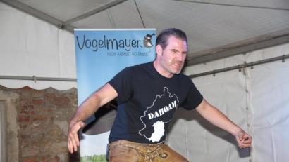 Bild: frd
Den Junggesellen riet der Vogelmyer, sich eine “korpulente“ Freundin zu suchen, damit sie endlich auch einen „feste Freundin“ haben.