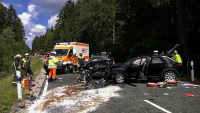 Bild: rw
Ein Todesopfer forderte am Sonntagvormittag ein Verkehrsunfall bei Kulmain. Wie es zu dem Frontalzusammenstoß auf der Staatsstraße 2665 gekommen war, ist bislang unklar.