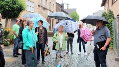 Bild: stg
Landtagsabgeordnete Sabine Weigand (Mitte) besucht Kemnath unter dem Gesichtspunkt des Denkmalschutzes.