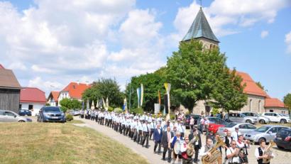 Bild: es
Viele Kriegervereine hatten an dem Gedenken für Gefallenen beider Weltkriege am Kriegerdenkmal teilgenommen.