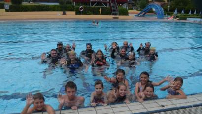 Bild: fz
Riesenspaß beim Schnuppertauchen im Freibad hatten die Kinder.