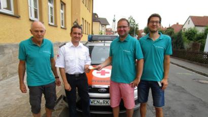 Bild: ffz
Mit „Das Geld ist gut angelegt“ bedankt sich Thomas Rauch bei zweitem Vorsitzenden Josef Bösl, Vorsitzendem Benjamin Walberer und Spartenleiter Dominik Giptner (von links).