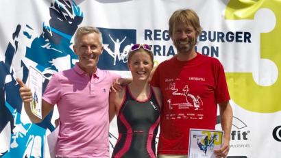 Bild: exb
Die drei erfolgreichen Vohenstraußer Triathleten Stefan Ritzka, (von links) Katrin Schwabl und Franz Wolf