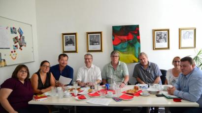 Bild: Büro Uli Grötsch
Uli Grötsch (Dritter von links) empfängt die Verdi-Delegation mit (von links) Eva Bößl, Manuela Dietz, Alexander Gröbner, Peter Rass, Hubert Forster, Petra Suttner und Immanuel Sammer.