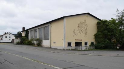 Bild: bnr
Der Umbau des Jugendheimes in ein Kulturhaus wird noch einige Zeit auf sich warten lassen. Der Gemeinde fehlen die nötigen Finanzmittel.