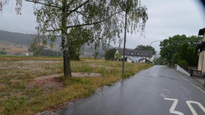 Bild: fz
Links von der Weidener Straße wurde Baurecht für fünf Bauplätze geschaffen.