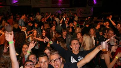 Bild: fpoz
Die Besucher der "Madness"-Party hatten viel Spaß.