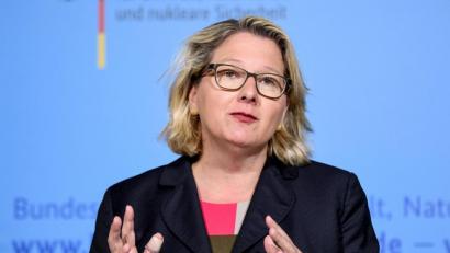 Bild: Britta Pedersen
Nimmt ein Verbot von Plastiktüten in Angriff: Bundesumweltministerin Svenja Schulze.
