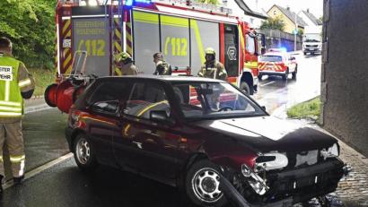 Bild: Petra Hartl
Aus diesem Auto befreite die Feuerwehr die verletzte Fahrerin.