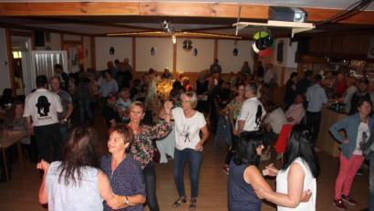 Bild: kro
Es wurde eifrig getanzt bei der "Tiffany-Revival-Party" im Gasthof "Zur Alm".