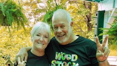 Bild: Matthijs van Noort 
Berühmt wurden Bobbi und Nick Ercoline durch das legendäre Woodstock-Cover. Das Ehepaar sah sich das neue Musical an und zeigte sich von der Aufführung mehr als begeistert.