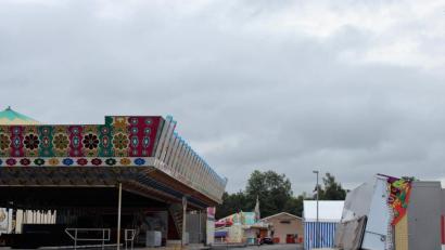 Bild: stg
Noch ist der Festplatz relativ verlassen, aber am Mittwoch beginnt das diesjährige Kemnather Wiesenfest.