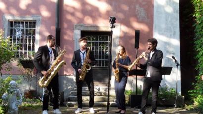 Bild: Harald Bäumler
Outfit-Wechsel nach der Pause:
Ein turnbeschuhtes Saxophonquartett