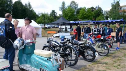 Archivbild: bey
Die Old- und Youngtimerfreunde Pleystein freuen sich schon auf das Treffen. Neben Mopeds und Motorrädern sind diesmal auch Traktoren zu sehen.