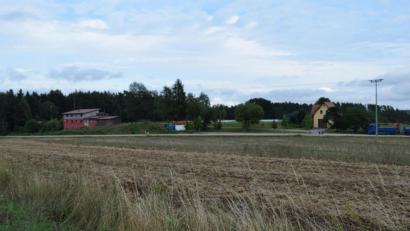 Bild: bnr
Gegenüber Sportplatz und Feuerwehrhaus soll das neue Baugebiet "Weidenthal-Hütanger Nord" erschlossen werden. 17 Bauparzellen sind in Planung.