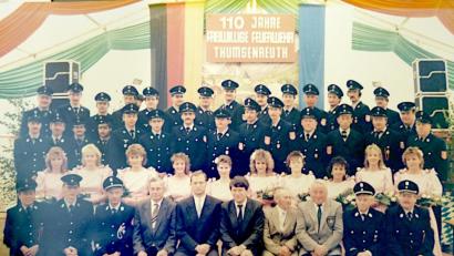 Bild: att
Beim 110-jährigen Gründungsfest im Jahre 1989 entstand dieses Bild, das im Archiv der Thumsenreuther Feuerwehr aufbewahrt wird. Nun feiert die Wehr ihr 140-jähriges Bestehen.