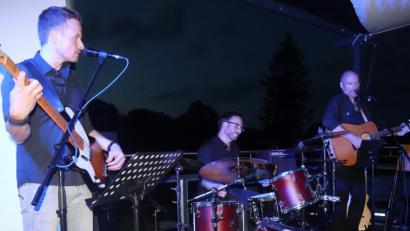 Bild: mfh
Das Trio Bourbon Street begeistert die Gäste im Kaffee-Laden.