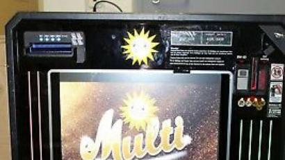 Bild: PI Neunburg vorm Wald
Dieser Spielautomat wurde aus der Gaststätte in Neunburg vorm Wald gestohlen.