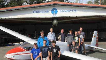 Bild: gdö
Die Teilnehmer am Sommer-Fluglager der Oberpfälzer Luftsportvereine fiebern bereits dem abschließenden Wettbewerb entgegen. Der Heimatverein des Siegers darf das nächste Lager ausrichten.